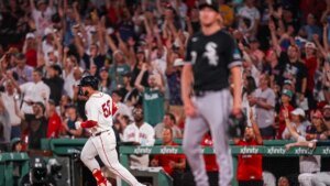 Red Sox’s bats keep sizzling, overwhelm White Sox