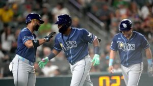 Rays rating 8 runs in eighth, stun A’s in seventh straight win