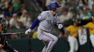 Yankees signal former prime prospect Jarred Kelenic to minor league deal