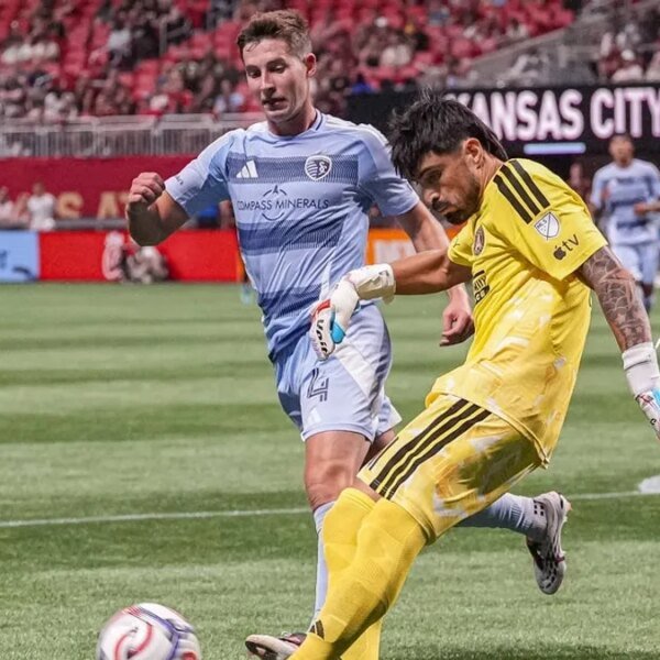 Surging Atlanta goals to maintain Charlotte at bay