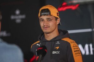 “Lots of things to say none of them are appropriate”: Fans react as a shirtless Lando Norris makes an look on his buddy Max Fewtrell’s stream