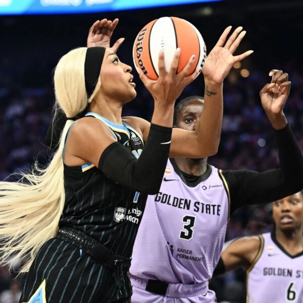 “She’s Just Reckless” “Signature Eye Poke”: WNBA Fans Rip DiJonai Carrington For…