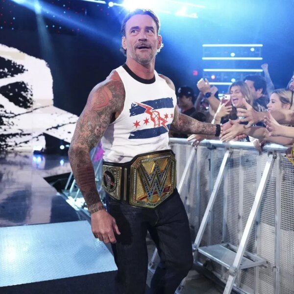 3 Clear indicators CM Punk is popping heel on WWE SmackDown