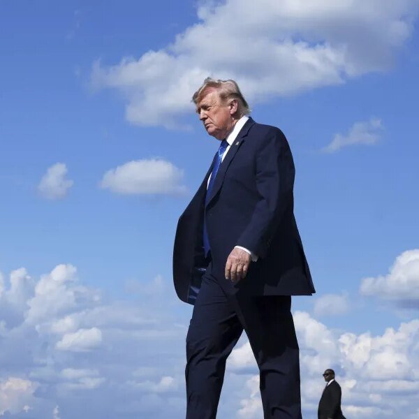 Trump’s approval ranking on the financial system sinks to only 32%, and&hellip;