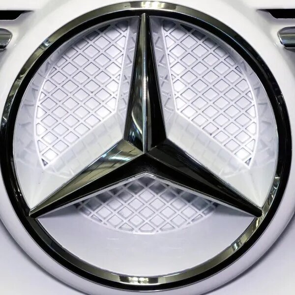 Drivers of Mercedes AMG automobiles declare front-seat emblem will get so sizzling…