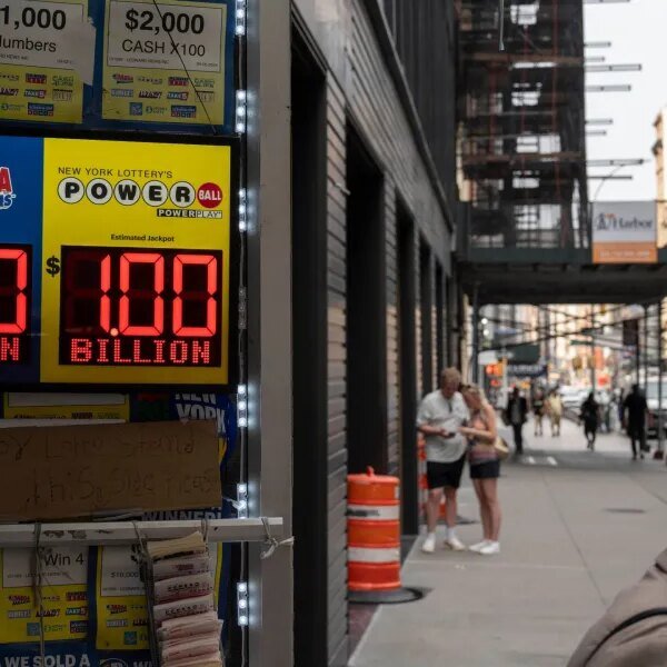 $1 billion Powerball jackpot gained by single ticket offered in Illinois