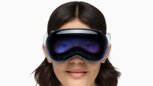 Apple is reportedly reducing lots of of jobs from Siri, Vision Pro groups