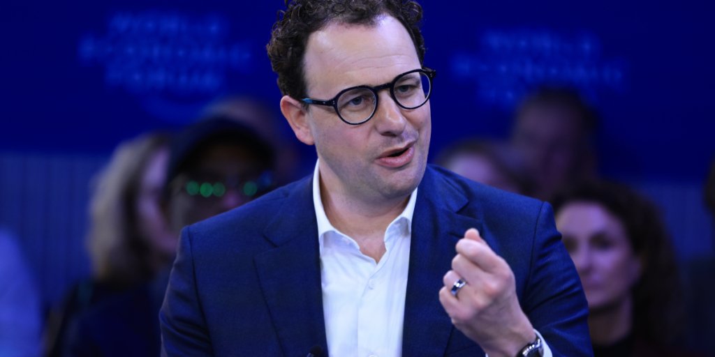 87.5% of enterprise {dollars} went to AI. The relaxation fought over scraps