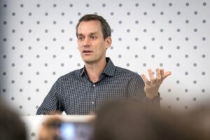 Jeff Dean and different prime AI researchers are leaving Google to launch their very own startup