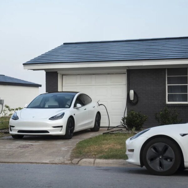 Tesla’s photo voltaic roof is useless. Here’s what went incorrect