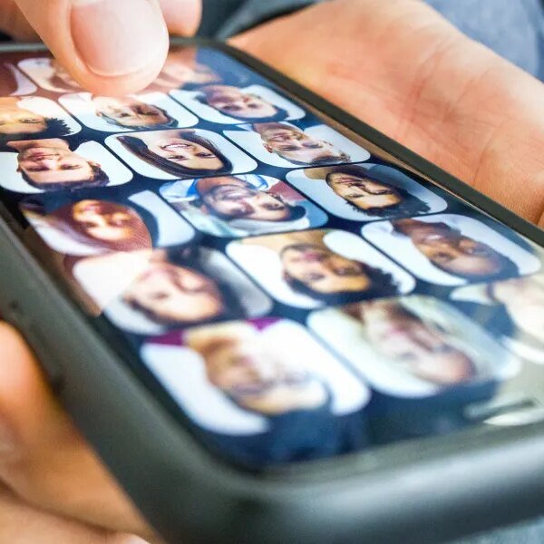 ‘Singles have become their own private investigators’: Daters are utilizing LinkedIn to…