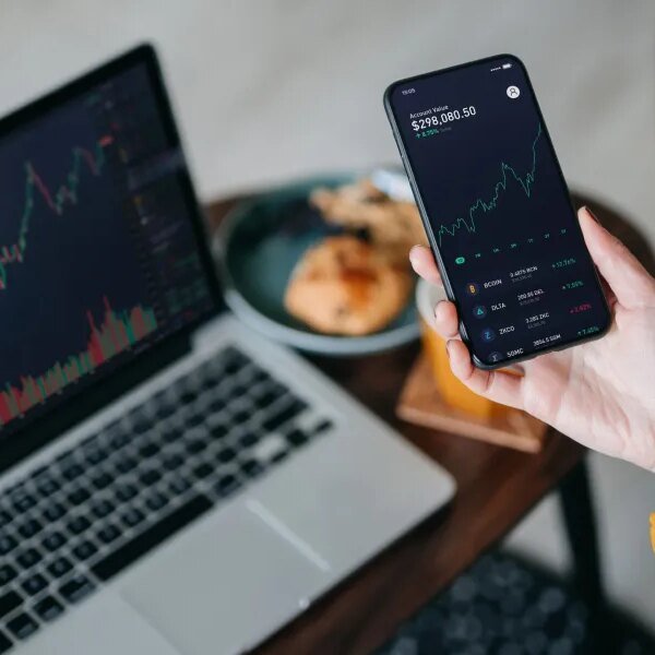 Bitcoin is having an ideal month—however Solana is doing even higher as…