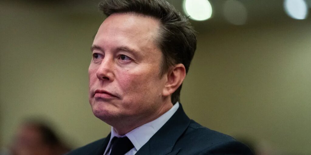 Zelenskyy provides Elon Musk Order of Freedom, asks for extra Starlink entry for Ukraine