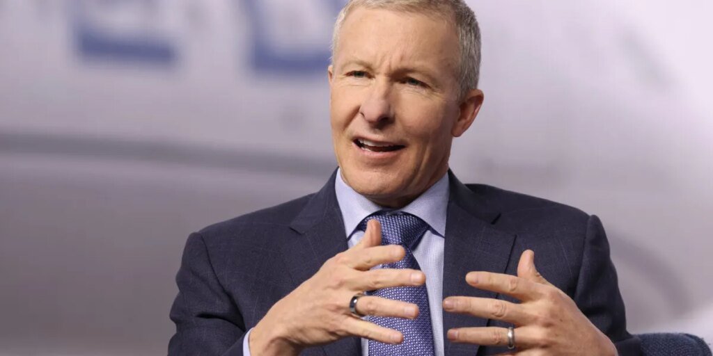 United CEO tells Gen Z interns to ditch excuses—it’s a mantra he realized in Air Force coaching