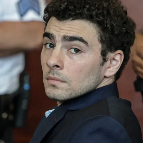 Luigi Mangione pleads responsible to federal stalking costs in killing of UnitedHeathcare…