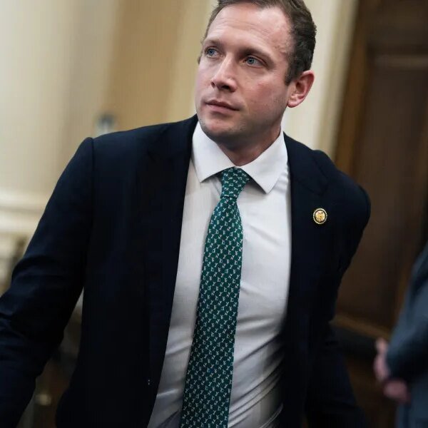 More GOP senators name for Miller to stop over abuse allegations