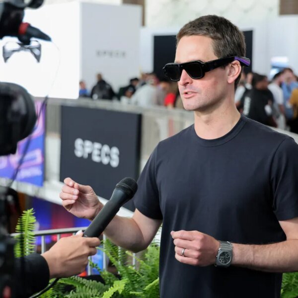 Snap CEO sidesteps Specs preorder questions on Q2 earnings name
