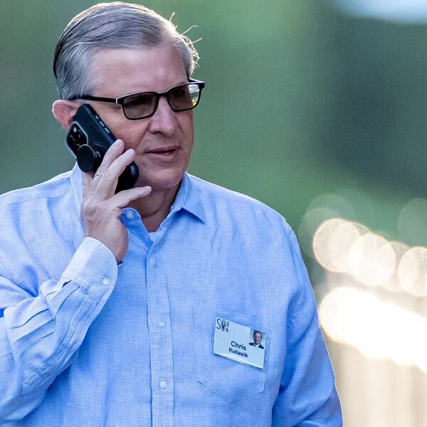 Ousted L3Harris CEO forfeits $45 million—however he’ll nonetheless stroll away with $80…
