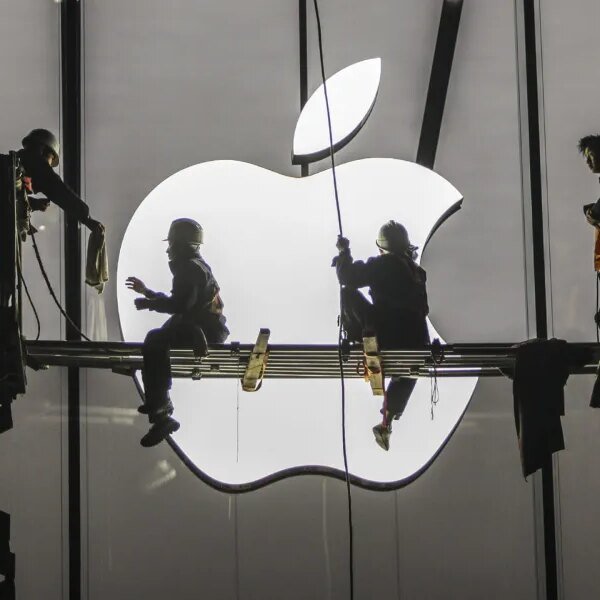 Apple now has essentially the most ‘Sell’ scores since shortly after Steve…