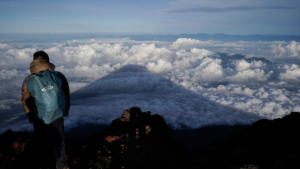 Seven-year-old boy compelled to hike Mt. Fuji alone after dad, older brother abandon him