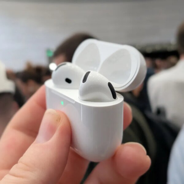 Apple’s new macOS replace reportedly incorporates a video of AirPods with a…