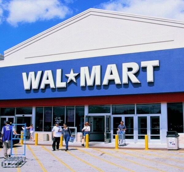 Walmart shares fall on sign that customers are pulling again on spending
