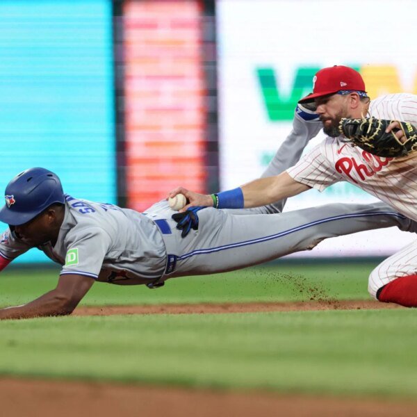 Who knew Kyle Schwarber moonlights as a linebacker?