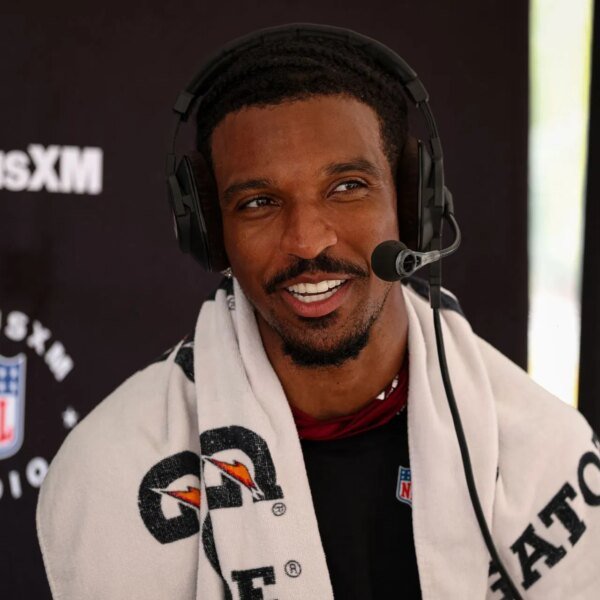 “That was his mommy” “Makes him look worse”: NFL followers react as…