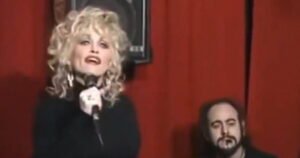 Have You Heard the Story About Dolly Parton Being Talked Into Singing a Song in a Pub While Vacationing in Ireland in 1990? (VIDEO)