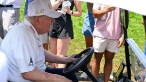 President Trump receives large cheers from spectators throughout LIV Golf occasion at his New Jersey membership