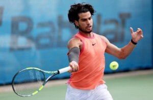 WTA teenager who desires of ‘marrying’ Carlos Alcaraz sooner or later blows a kiss to Spaniard in cheeky Cincinnati Open image
