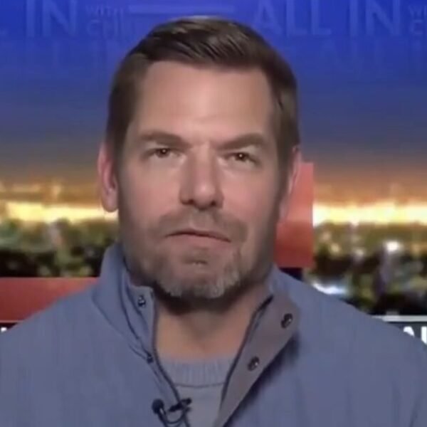 Breaking: FBI Agents Confront Former Dem Congressman Eric Swalwell at Airport and…