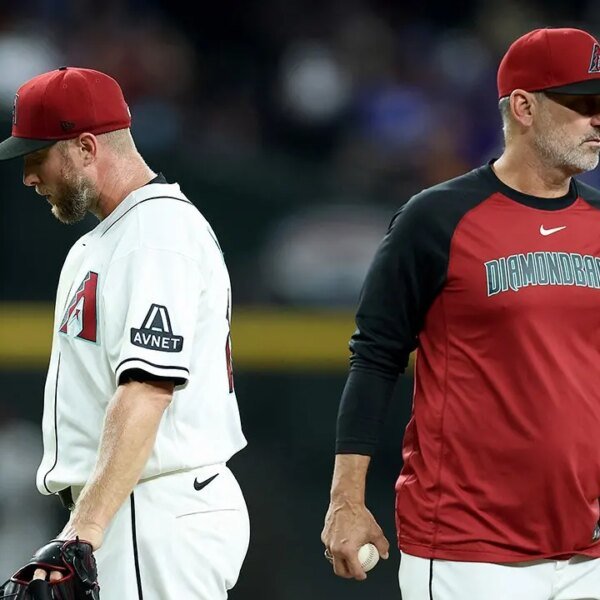 Diamondbacks supervisor Torey Lovullo apologizes to Chicago Cubs after signal stealing controversy:…