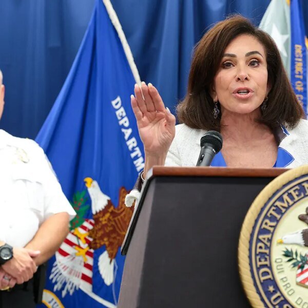 Trump urges Jeanine Pirro to reopen Reflecting Pool vandalism case