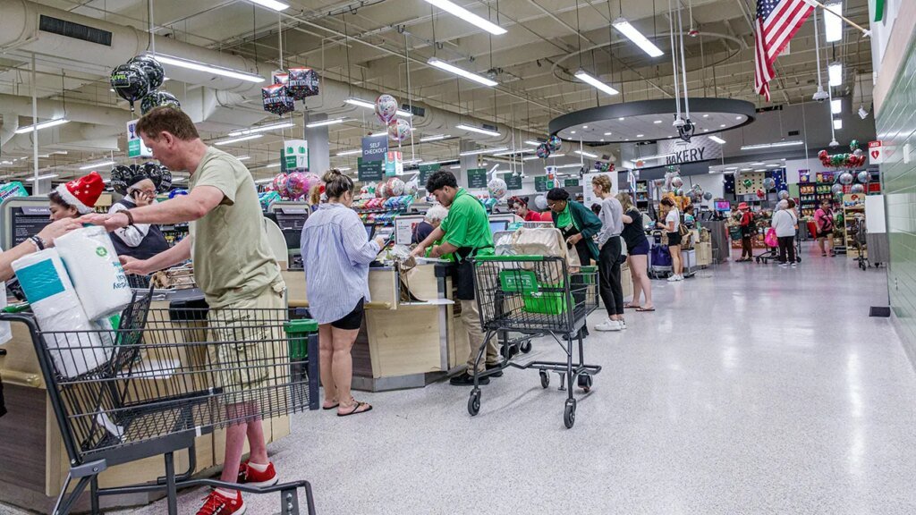 Publix drops 10-item restrict from categorical checkout lanes for buyers