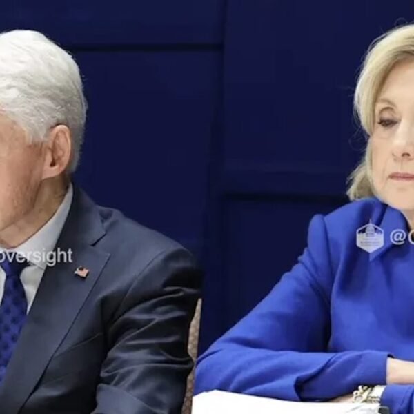 Clintons Seek Unpaid Intern With “High Level of Professionalism and Discretion” *…