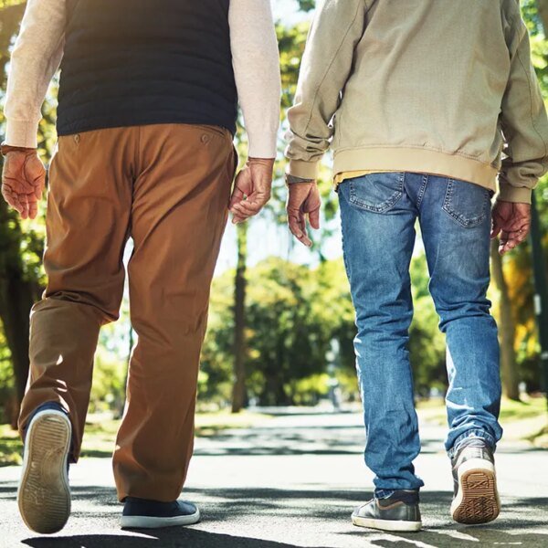 Amazon reviewers swear by these supportive strolling sneakers — from $45