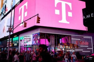 T-Mobile ‘chopped a cable’ to expel Chinese hackers from its community
