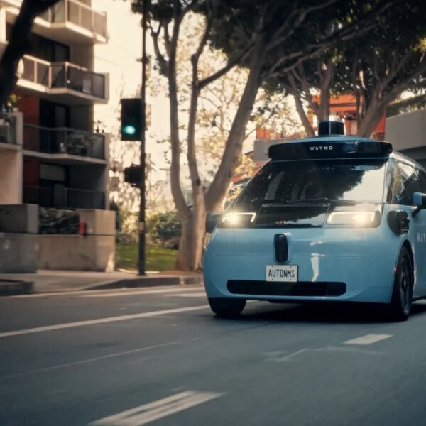 Waymo’s cheaper, next-gen robotaxi is now open to all riders in these…