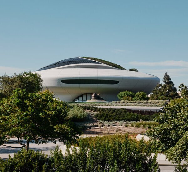 What Is ‘Narrative Art?’ The Lucas Museum Finally Shows Us Its Vision.