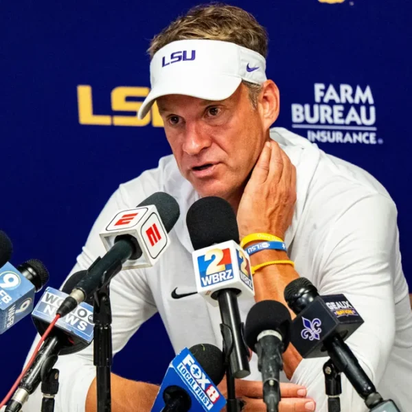 LSU Finally Gets Back to Football After a Week of Lane Kiffin…