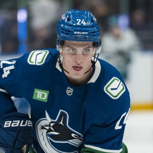 Canucks signal D Zeev Buium to 8-year, $75M contract