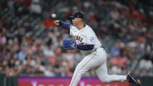Astros choice RHP Kai-Wei Teng, recall RHP Miguel Ullola