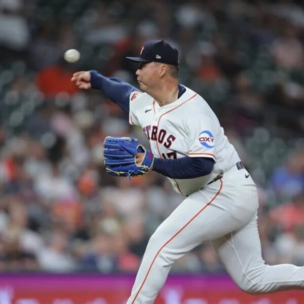 Astros choice RHP Kai-Wei Teng, recall RHP Miguel Ullola