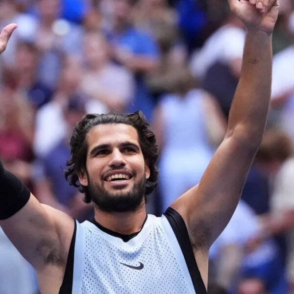 No. 2 Carlos Alcaraz sweeps No. 20 Tommy Paul to succeed in&hellip;