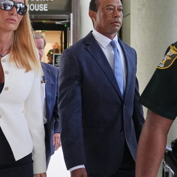Tiger Woods pleads no-contest to reckless driving cost and loses his driver’s…