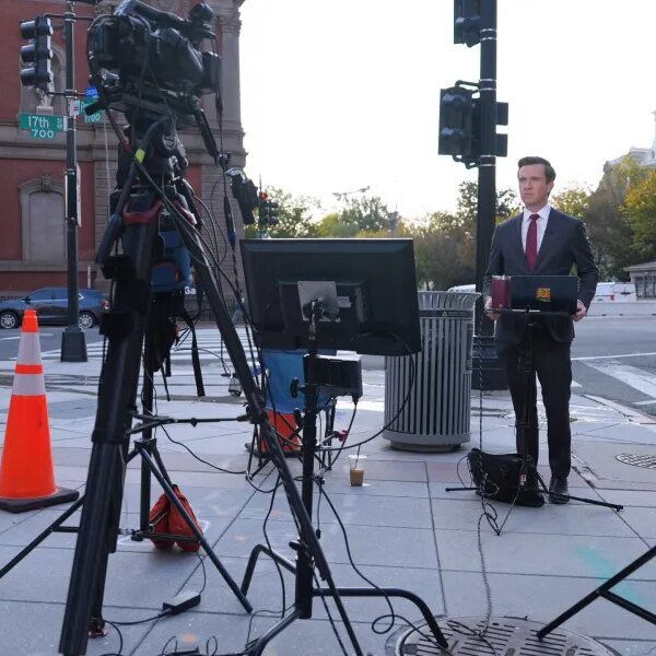 Judge orders White House to ‘immediately’ restore CNN, Politico and MS NOW’s&hellip;
