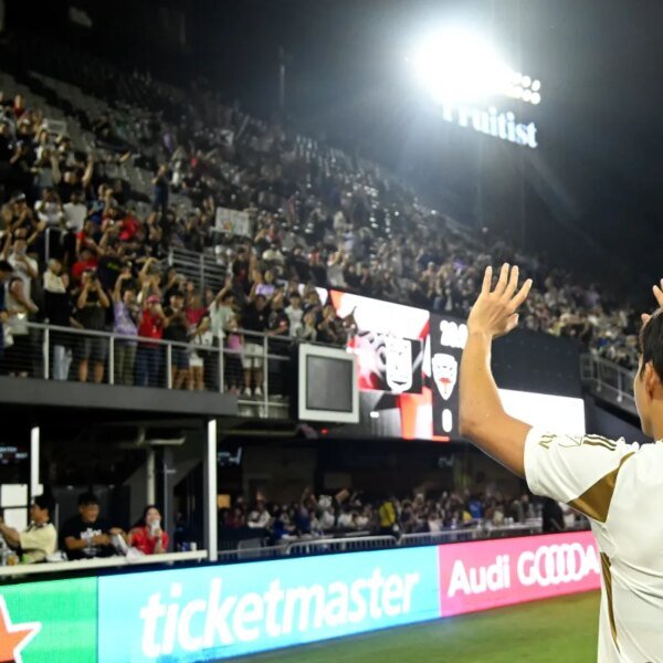 Thrive Capital led VCs into professional sports activities possession; Collaborative Fund simply…