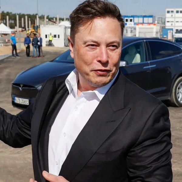 Elon Musk, the world’s richest man, says he’s dwelling in an Airstream…