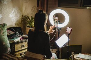 New California legislation will penalize influencers who do not disclose political advertisements